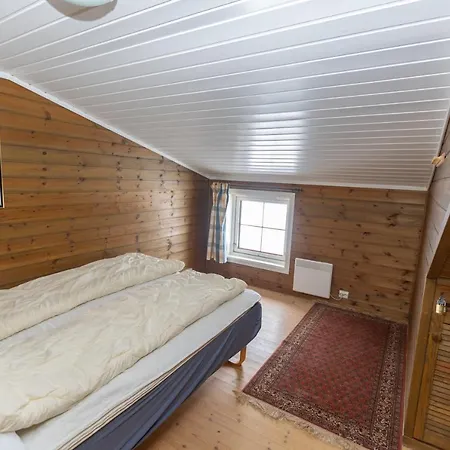 Four-Bedroom Cottage In Sirdal * Tjorhom